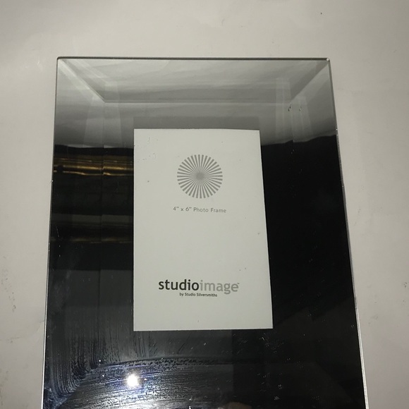 New Studio Silversmiths Bevelled Mirror Frame - Picture 3 of 8